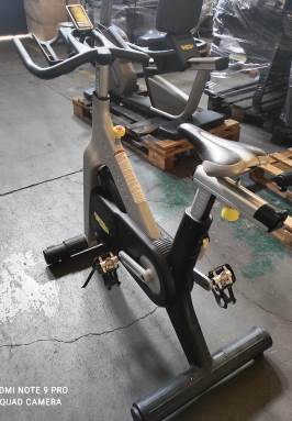 Spinning Group cycle  technogym a cinghia con computerino incluso
