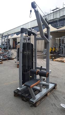 Lat machine Nessfit