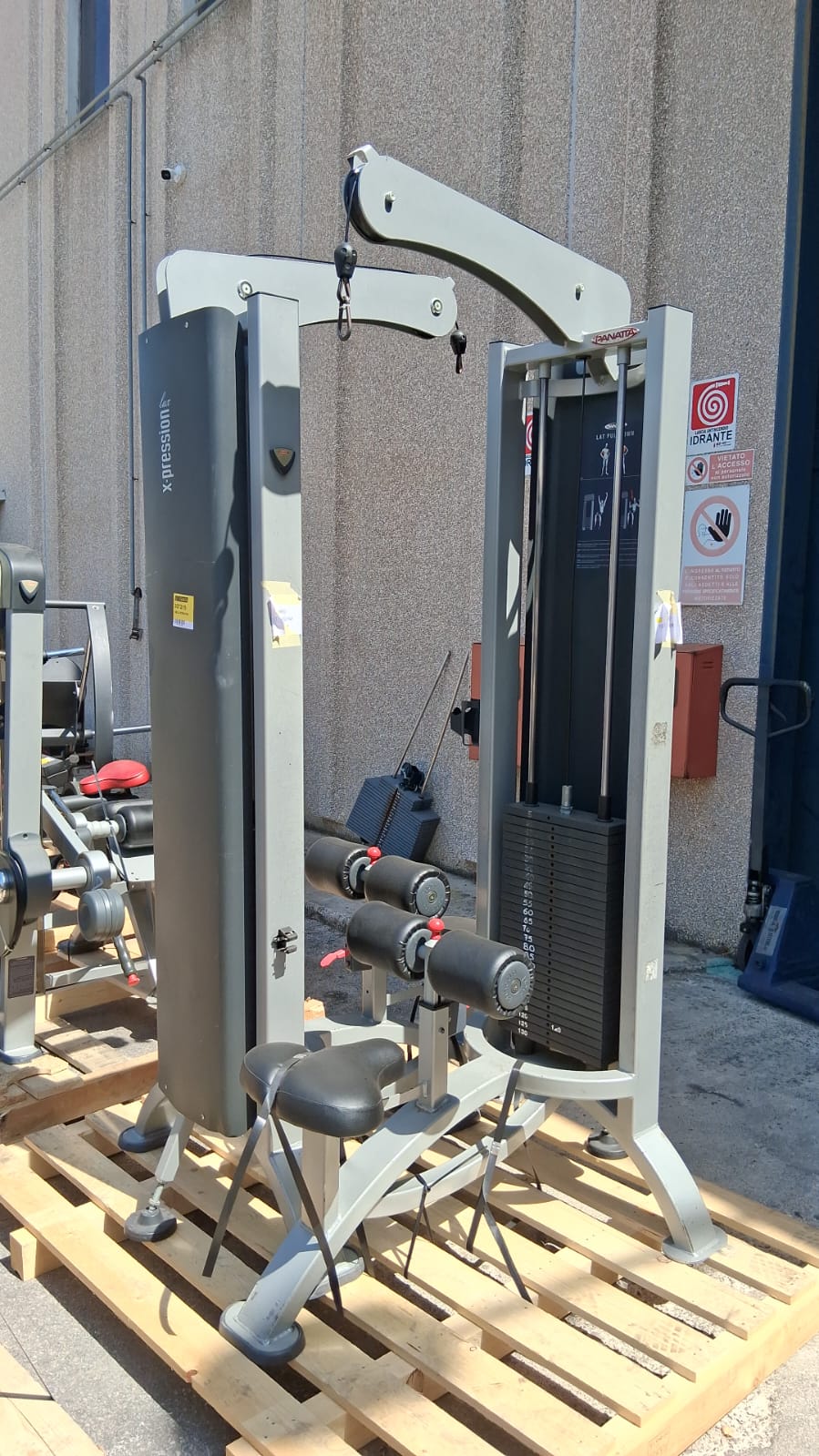Lat machine x pression